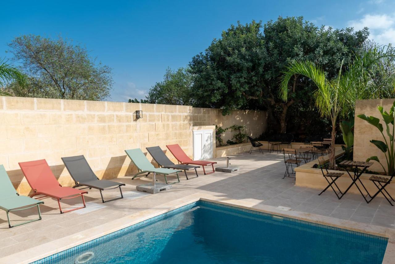 The Carob Tree Bed & Breakfast Victoria Ngoại thất bức ảnh