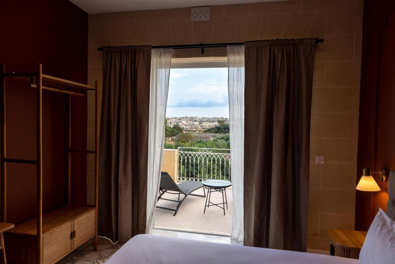 The Carob Tree Bed & Breakfast Victoria Ngoại thất bức ảnh