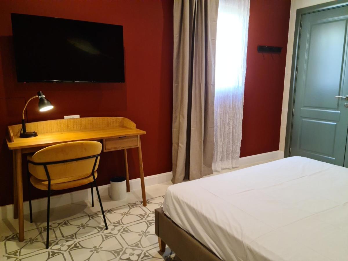 The Carob Tree Bed & Breakfast Victoria Ngoại thất bức ảnh