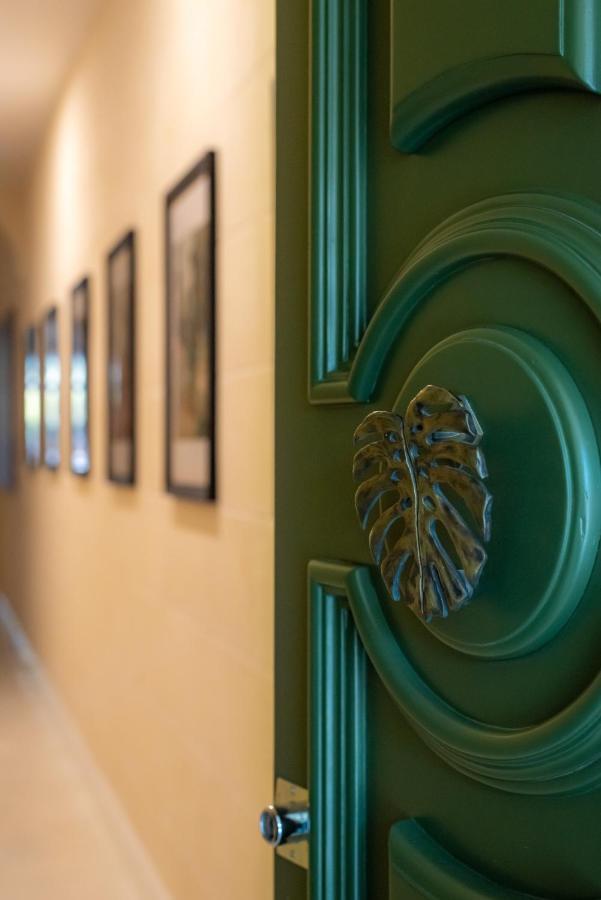 The Carob Tree Bed & Breakfast Victoria Ngoại thất bức ảnh